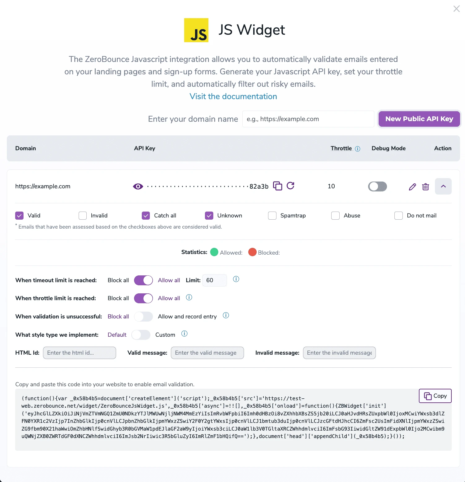 El menú de integración del Widget de JS de ZeroBounce en modo de edición con el dominio ‘https://example.com’ y una clave de API oculta con los caracteres finales ‘3116e.’ También incluye Límite de Uso, Acción y 7 categorías de validación.
