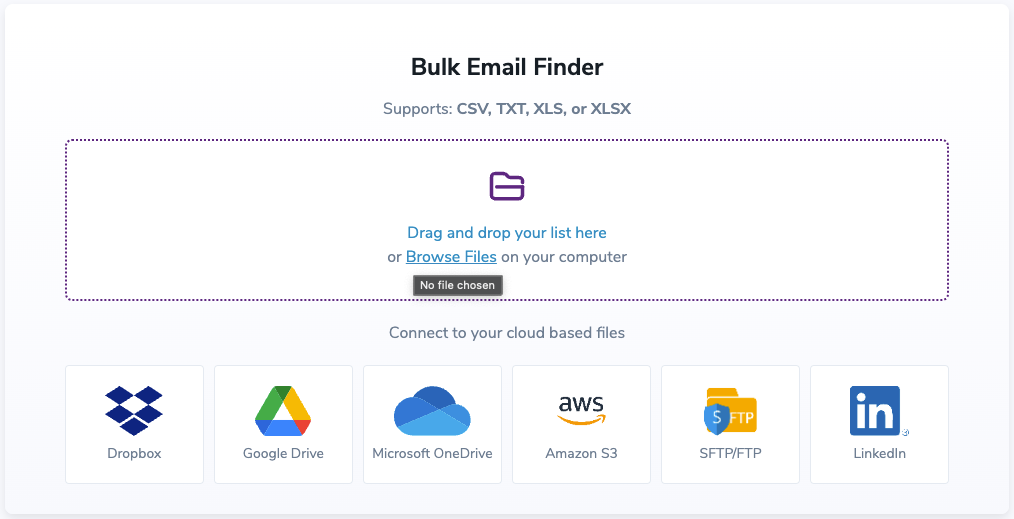 Pantalla de carga de archivos de "Bulk Email Finder".