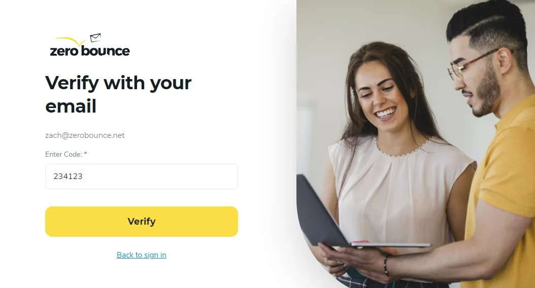 Pantalla de verificación de correo electrónico de ZeroBounce para iniciar el proceso de cambio de contraseña