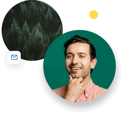 Hombre en posición de pensamiento con la mano debajo de la barbilla y la imagen del bosque a su lado.