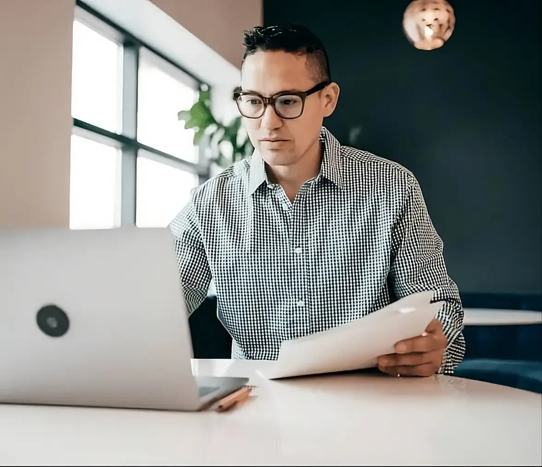 ZeroBounce customer testing out his email list health using the free bulk email list evaluator