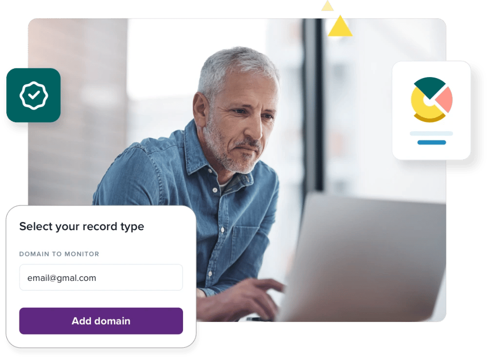 Hombre de mayor edad comienza la autenticación de su dominio para utilizar la herramienta de análisis de DMARC desde su computadora