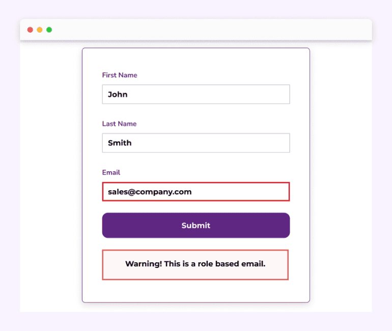 Un formulario de registro que solicita nombre, apellido y correo electrónico, con una advertencia que indica que el correo electrónico "sales@company.com" es una dirección de correo electrónico basada en funciones.
